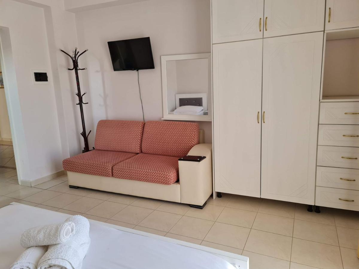 Summer Time Hotel